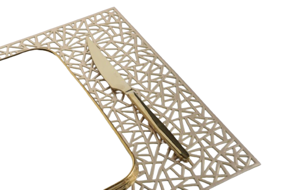 مفرش طاولة بنمط مجوف  مستطيل  الشكل لون ذهبي مقاس 45X30 سم