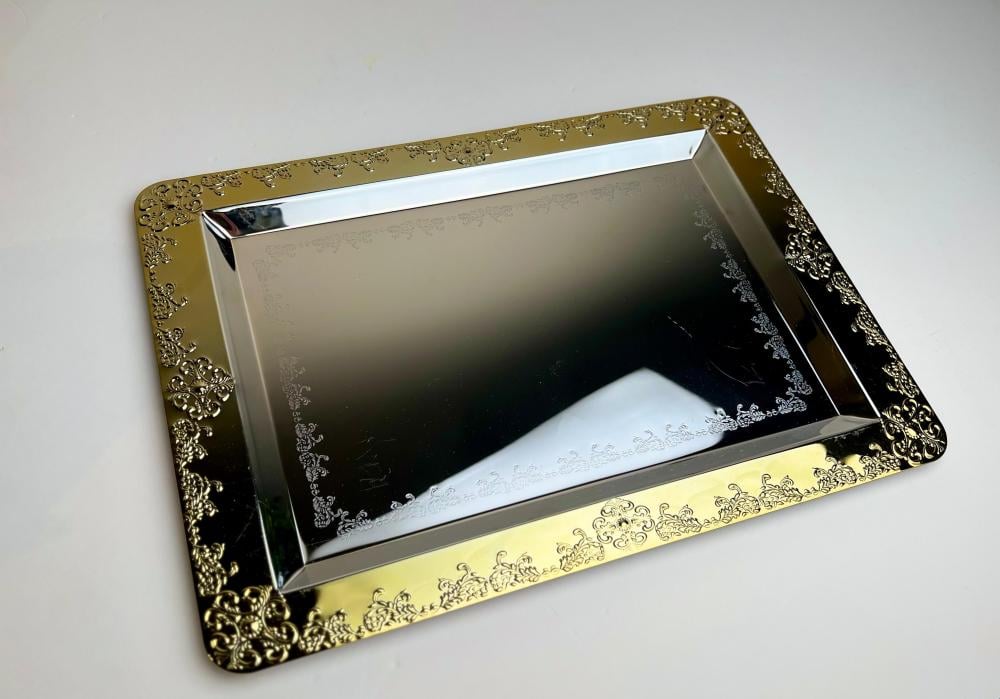 صينية تقديم من سوليتير، لون فضي وذهبي، حجم صغير مستطيل العرض 26سم الطول 36سم